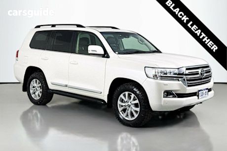 White 2018 Toyota Landcruiser Wagon Sahara (4X4)