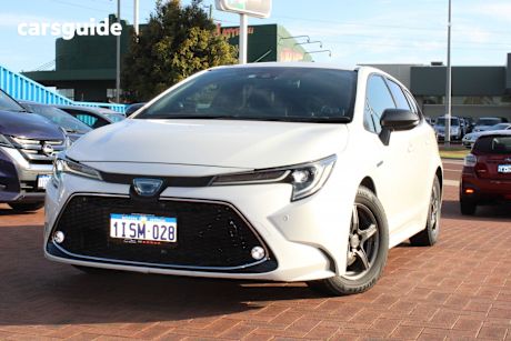 White 2020 Toyota Corolla SUV TOURING WXB (HYBRID) ZWE211