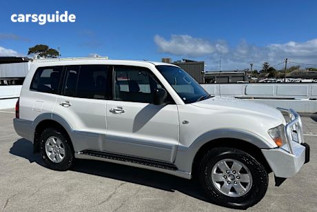 White 2005 Mitsubishi Pajero SUV GLS 4X4