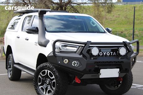 White 2024 Toyota Hilux Ute Tray SR5 48V 4X4