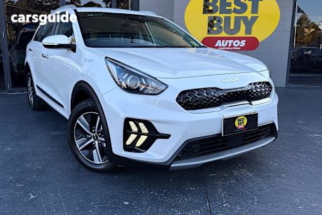 White 2021 Kia Niro SUV HYBRID SPORT F