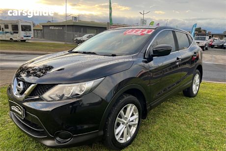Black 2015 Nissan Qashqai Wagon St (4X2)