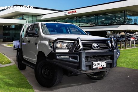 White 2020 Toyota Hilux Ute Tray SR 4X4