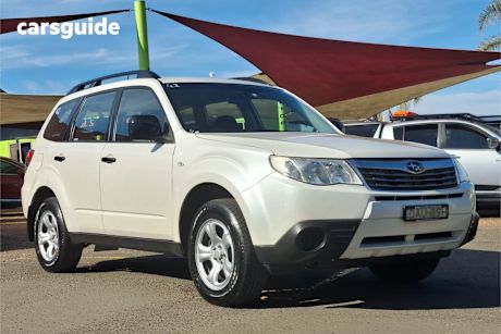 White 2010 Subaru Forester SUV X 4WD