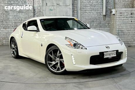 White 2015 Nissan 370Z Coupe