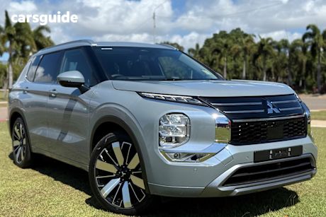 Grey 2025 Mitsubishi Outlander SUV EXCEED 4X4