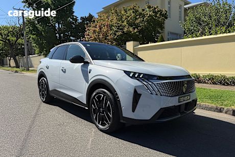 White 2024 Peugeot 3008 SUV GT PREMIUM HYBRID F
