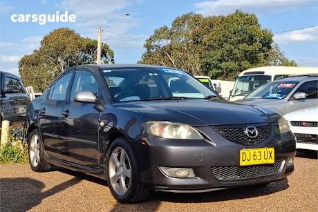Grey 2005 Mazda Mazda3 Sedan MAXX F