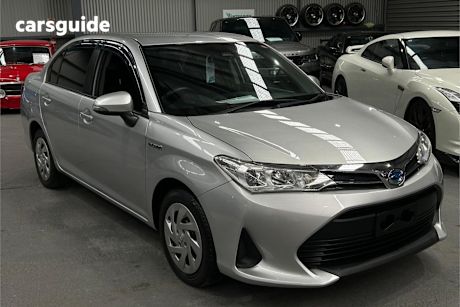 Silver 2017 Toyota Corolla Sedan AXIO