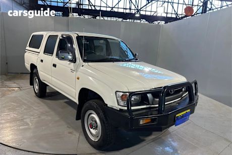 White 2004 Toyota Hilux Ute Tray 4X4