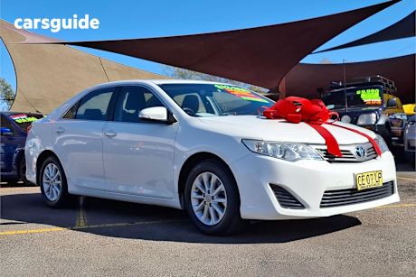 White 2012 Toyota Camry Sedan ALTISE F