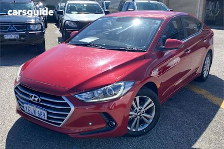 Red 2018 Hyundai Elantra Sedan Active 2.0 Mpi