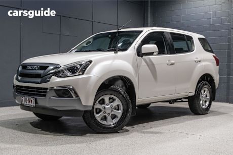 White 2017 Isuzu MU-X SUV LS-M 4X4