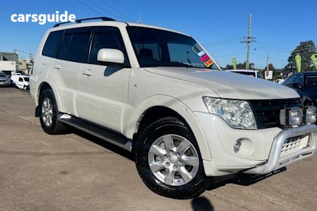 White 2012 Mitsubishi Pajero SUV ACTIV