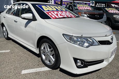 White 2013 Toyota Camry Sedan ATARA R F