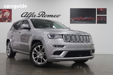 Silver 2019 Jeep Grand Cherokee SUV SUMMIT 4X4