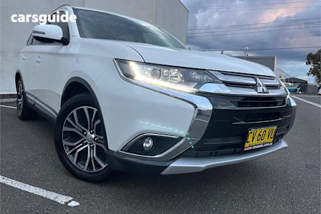White 2016 Mitsubishi Outlander Wagon Ls (4X2)