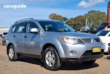 Silver 2007 Mitsubishi Outlander SUV LS 4X4