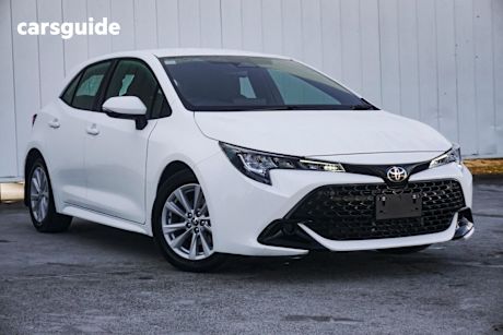 White 2023 Toyota Corolla Hatch ASCENT SPORT F