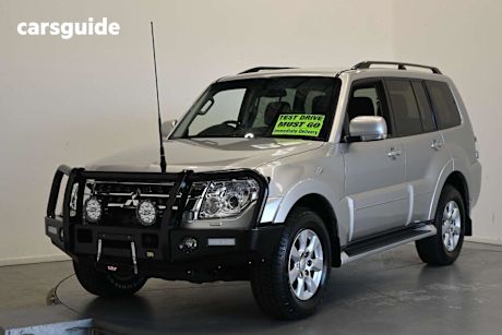 Silver 2020 Mitsubishi Pajero Wagon Glx (4X4) 7 Seat