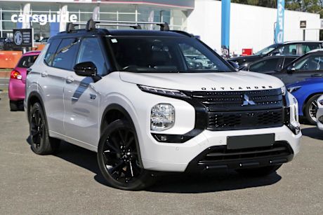 White 2024 Mitsubishi Outlander SUV PHEV GSR 4X4