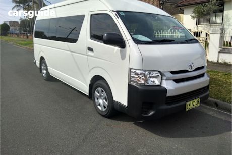White 2017 Toyota HiAce OtherCar COMMUTER R