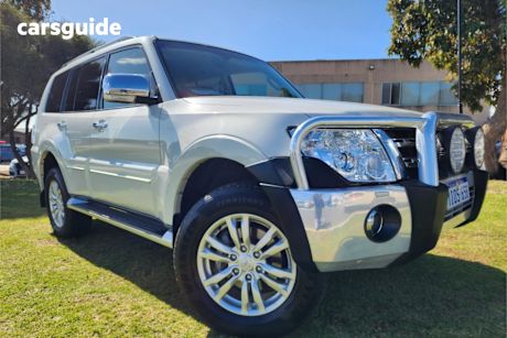 White 2013 Mitsubishi Pajero Wagon Exceed Lwb (4X4)