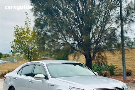 Silver 2013 Toyota Crown Sedan