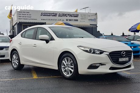White 2018 Mazda 3 Hatchback Neo Sport