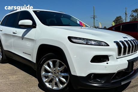 White 2015 Jeep Cherokee SUV LIMITED 4X4