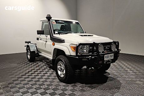 White 2019 Toyota Landcruiser Cab Chassis Gxl (4X4)
