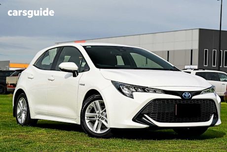 White 2018 Toyota Corolla Hatchback Ascent Sport (Hybrid)