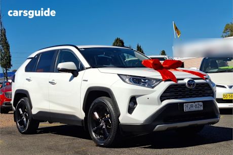 White 2021 Toyota RAV4 SUV CRUISER