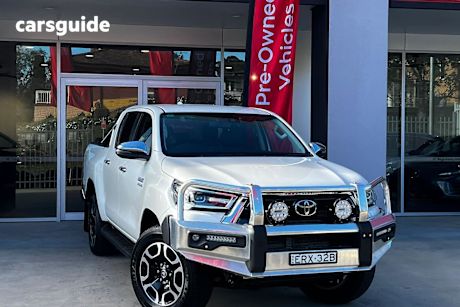 White 2021 Toyota Hilux Ute Tray SR5 4X4