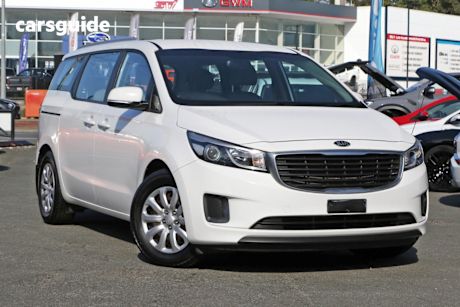 White 2015 Kia Carnival SUV SI F