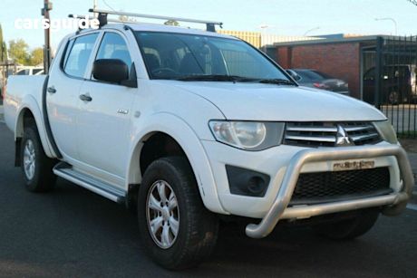 White 2010 Mitsubishi Triton Double Cab Utility Gl-R (4X4)