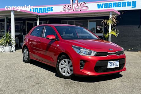 Red 2018 Kia RIO Hatchback S