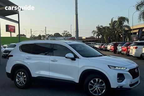 White 2018 Hyundai Santa FE Wagon Active Crdi (Awd)