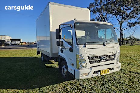 White 2023 Hyundai Mighty OtherCar EX4/6 PANTECH 4X2