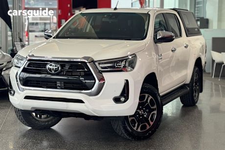 White 2021 Toyota Hilux Ute Tray SR5 4X4