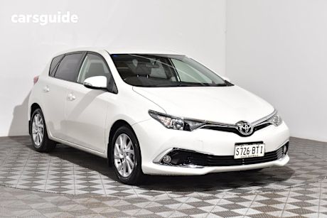 White 2017 Toyota Corolla Hatch ASCENT SPORT F