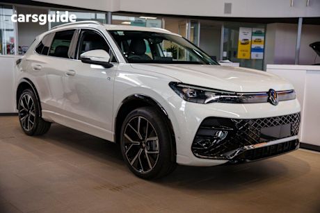 White 2025 Volkswagen Tiguan Wagon 195Tsi R-Line