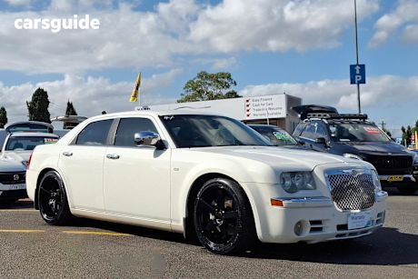 White 2009 Chrysler 300C Sedan R