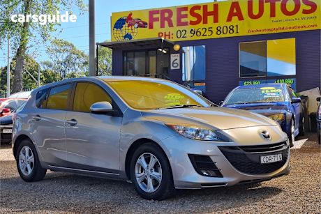 Grey 2011 Mazda Mazda3 Hatch MAXX F