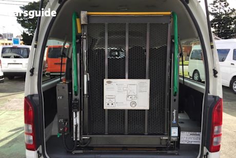 White 2017 Toyota HiAce Bus Commuter