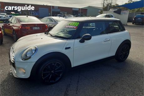 White 2014 Mini Cooper Hatchback