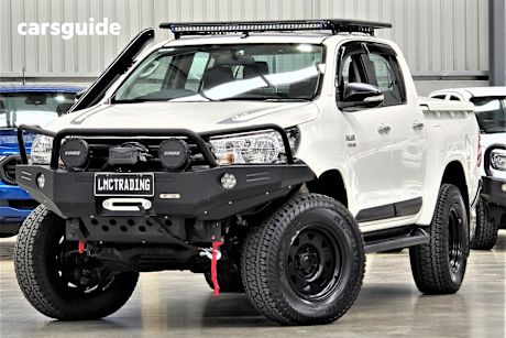 White 2016 Toyota Hilux Ute Tray SR 4X4