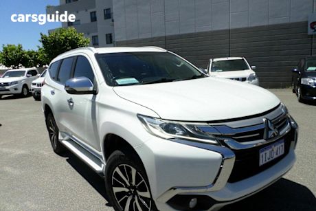 White 2017 Mitsubishi Pajero Wagon Glx Lwb (4X4)