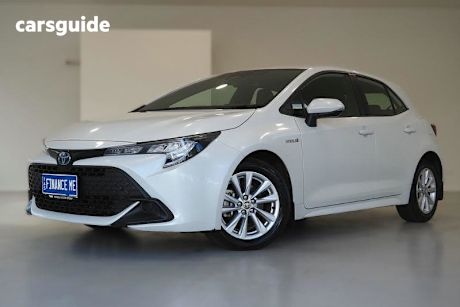 White 2023 Toyota Corolla Hatch ASCENT SPORT HYBRID F
