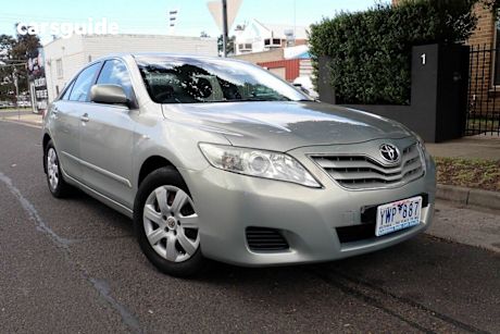 Silver 2009 Toyota Camry Sedan ALTISE